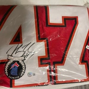Tampa Bay Buccaneers Lynch Jersey signed